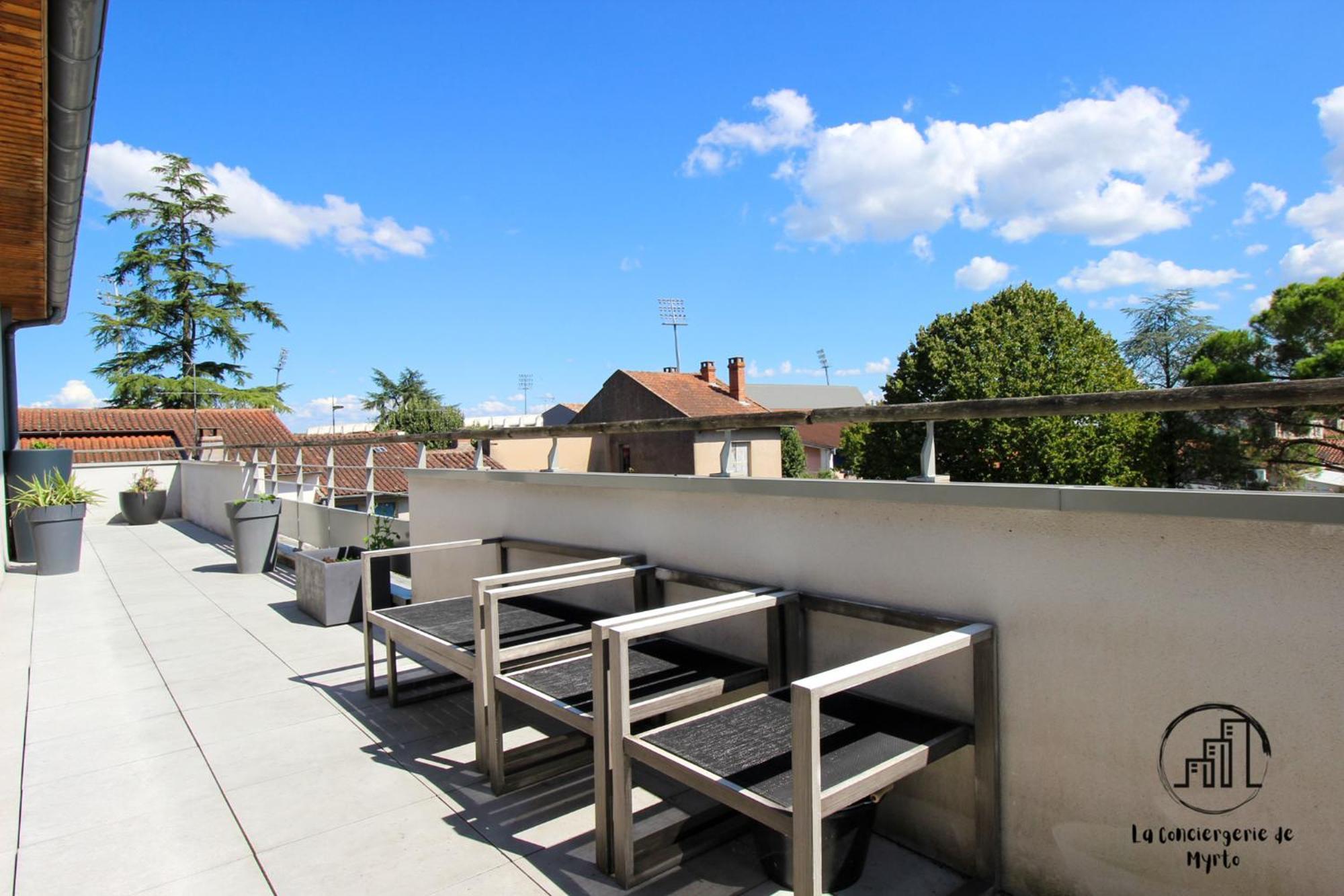 Urban Jungle Terrasse Clim Parking